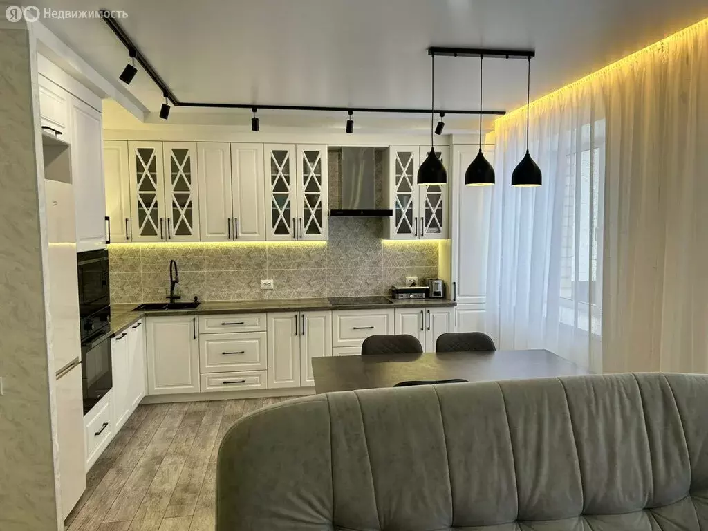 3-комнатная квартира: Октябрьский, улица 9 Января, 13 (80.5 м) - Фото 1