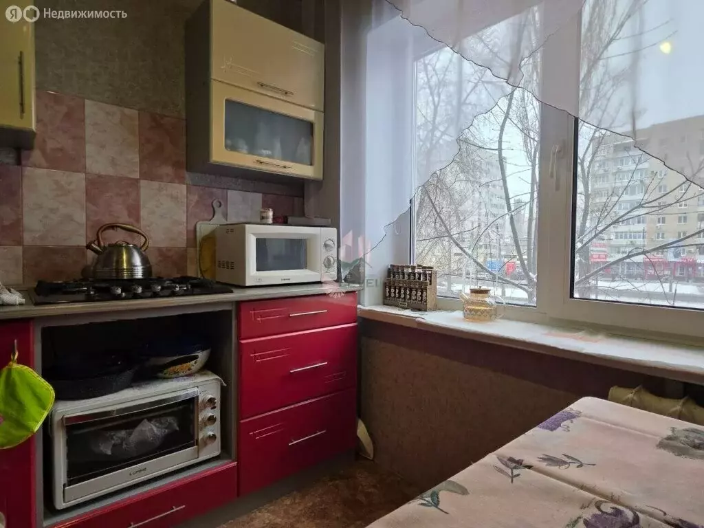 4-комнатная квартира: Энгельс, улица Тельмана, 19 (60.1 м) - Фото 1