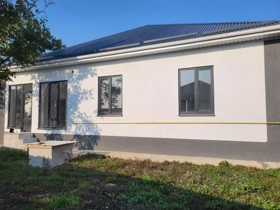 Дом в Краснодарский край, Темрюк Факел СНТ, ул. Урожайная, 94 (114 м) - Фото 2