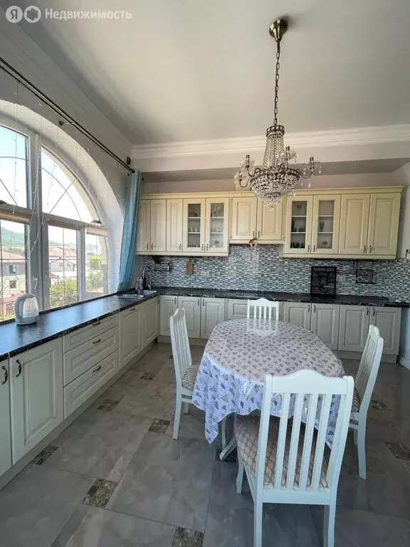 4-комнатная квартира: Геленджик, Новороссийская улица, 75 (136 м) - Фото 1