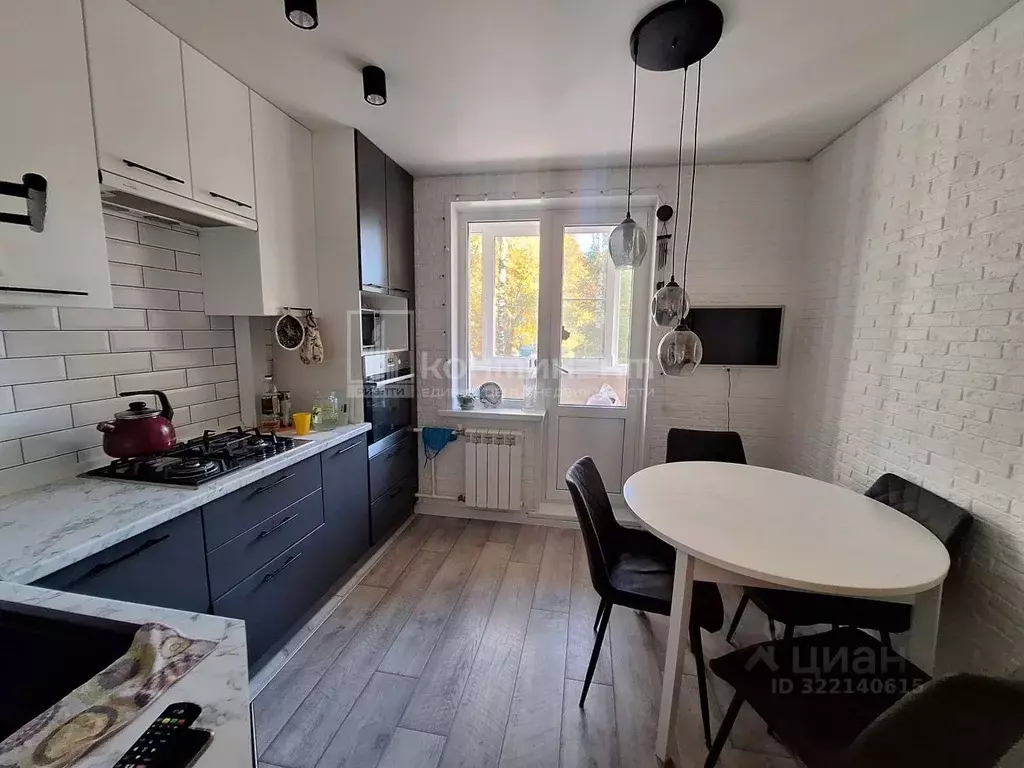 2-к кв. Владимирская область, Владимир Юбилейная ул., 10 (55.0 м) - Фото 1