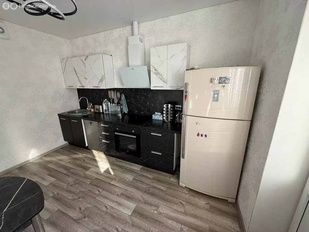 1-комнатная квартира: Краснодар, улица им. Героя Яцкова И.В., 19к1 (41 ... - Фото 1