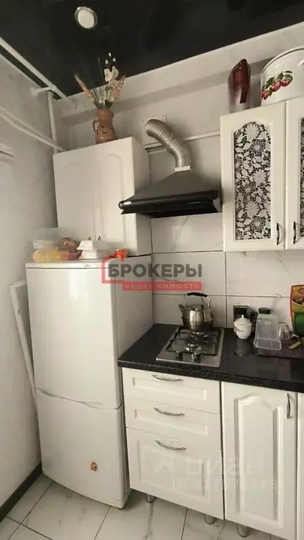 2-к кв. Севастополь, Севастополь, Инкерман г. ул. Менжинского, 13 ... - Фото 1