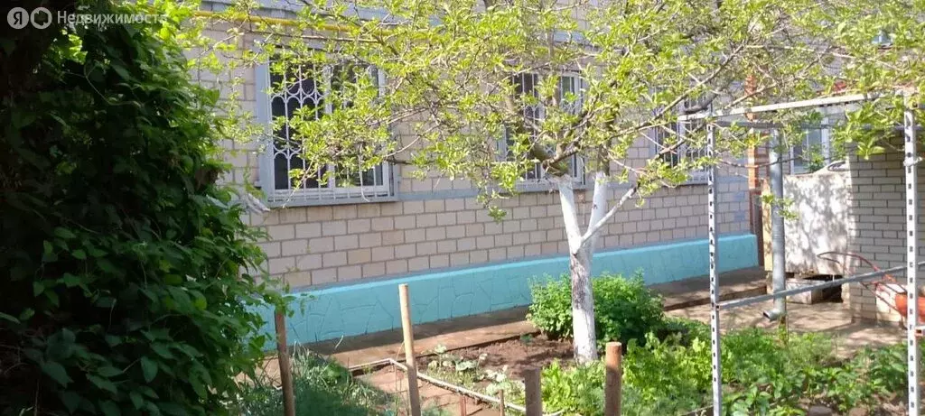 Дом в Каменск-Шахтинский, Профильная улица (170 м) - Фото 0