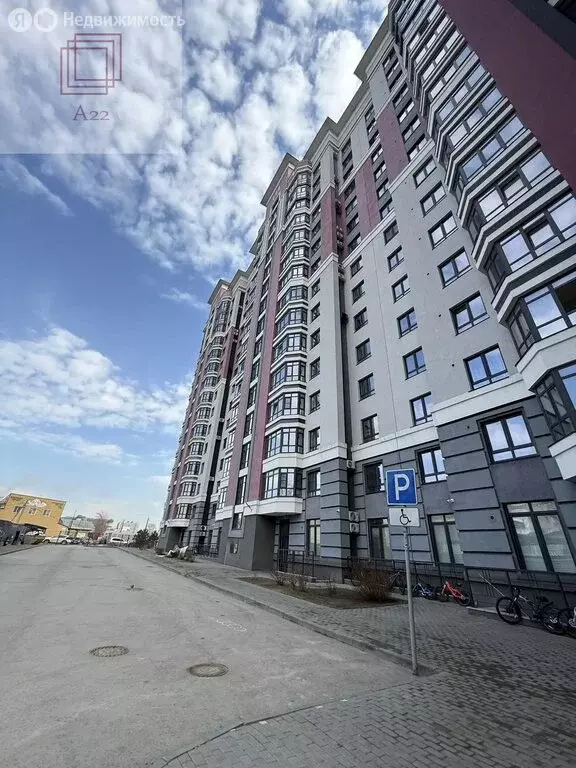 3-комнатная квартира: Барнаул, улица Профинтерна, 28А (62 м) - Фото 1