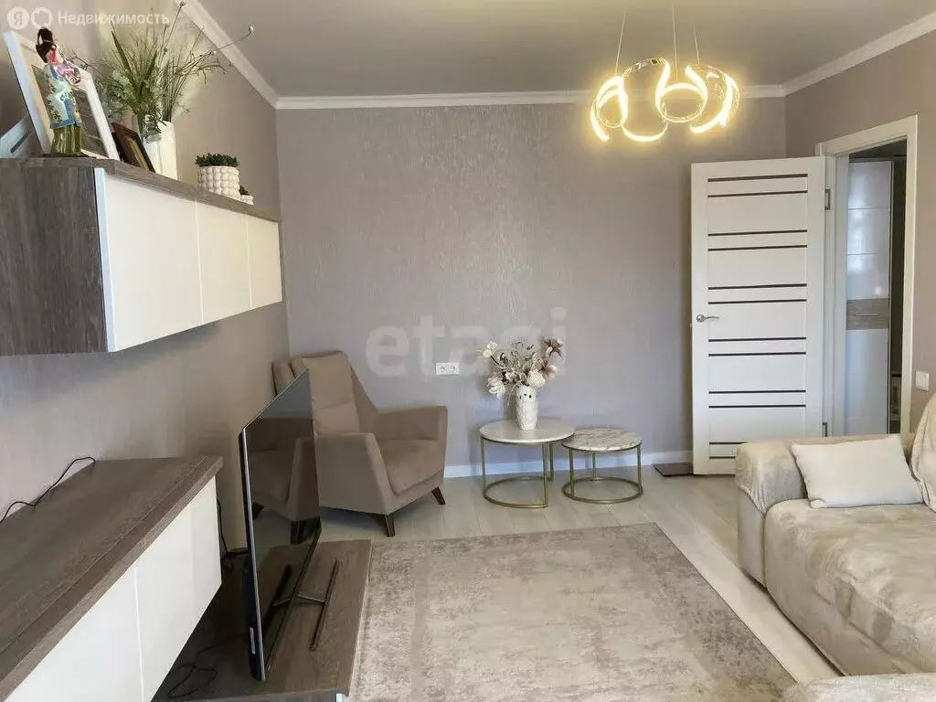 4-комнатная квартира: Новороссийск, Кутузовская улица, 17 (79.3 м) - Фото 1