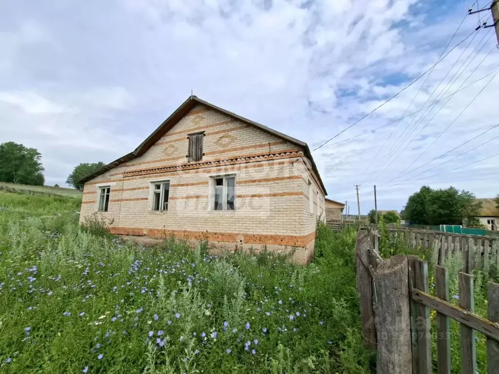 Дом в Башкортостан, Куюргазинский район, Шабагишский сельсовет, д. ... - Фото 1
