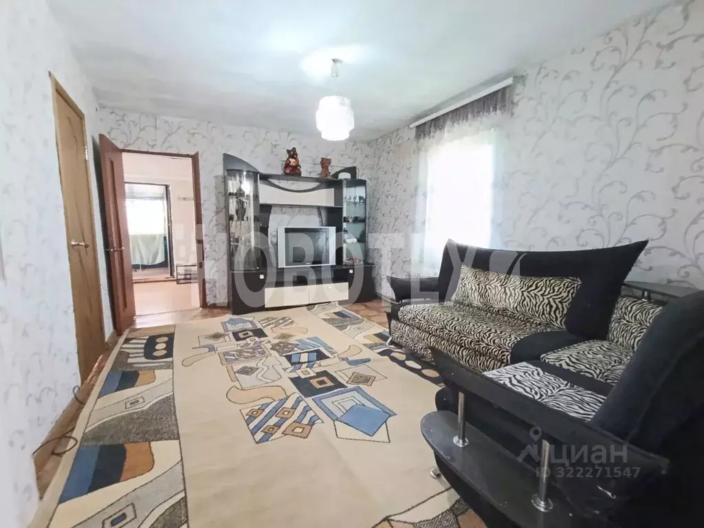 Дом в Краснодарский край, Апшеронский район, Нефтегорск пгт ул. ... - Фото 1