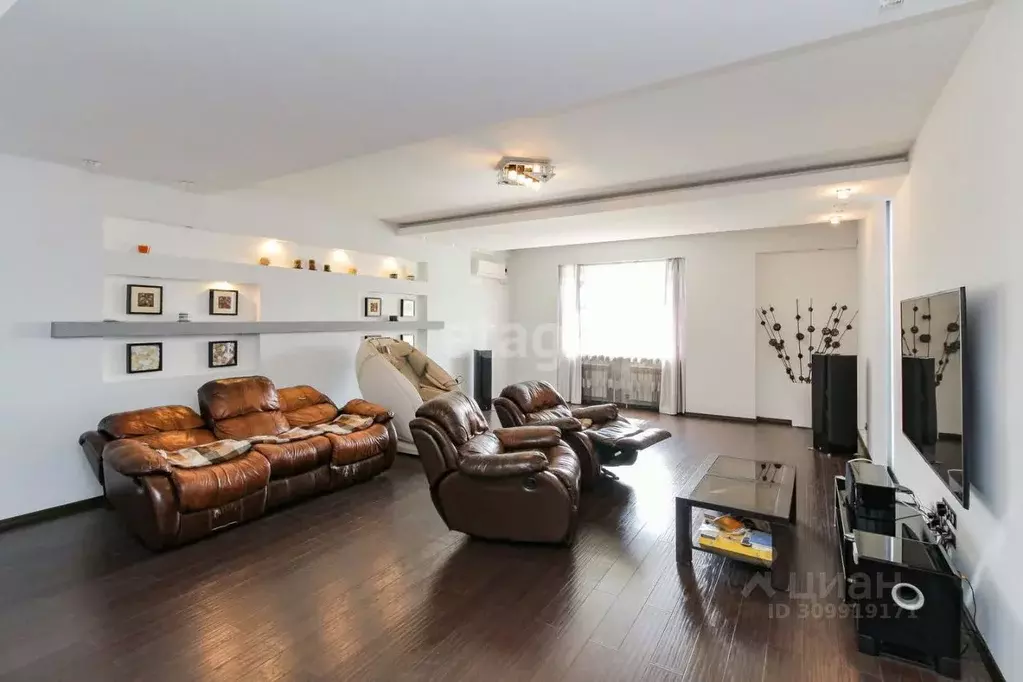 Дом в Тюменская область, Тюмень ул. Малый Арбат (420 м) - Фото 0