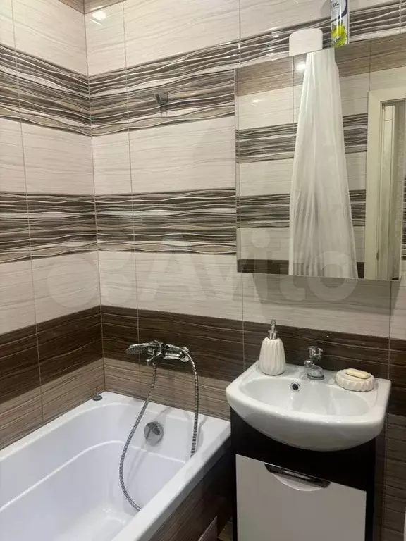 1-к. квартира, 38 м, 2/5 эт. - Фото 1
