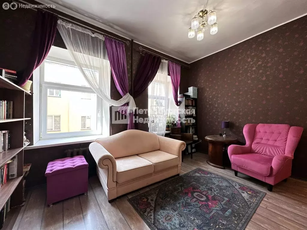 3-комнатная квартира: Санкт-Петербург, 3-я линия Васильевского ... - Фото 1