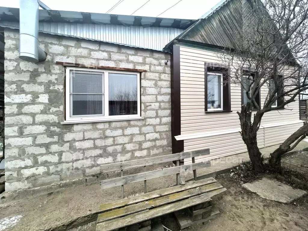 Дом в Волгоградская область, Среднеахтубинский район, Краснослободск ... - Фото 1