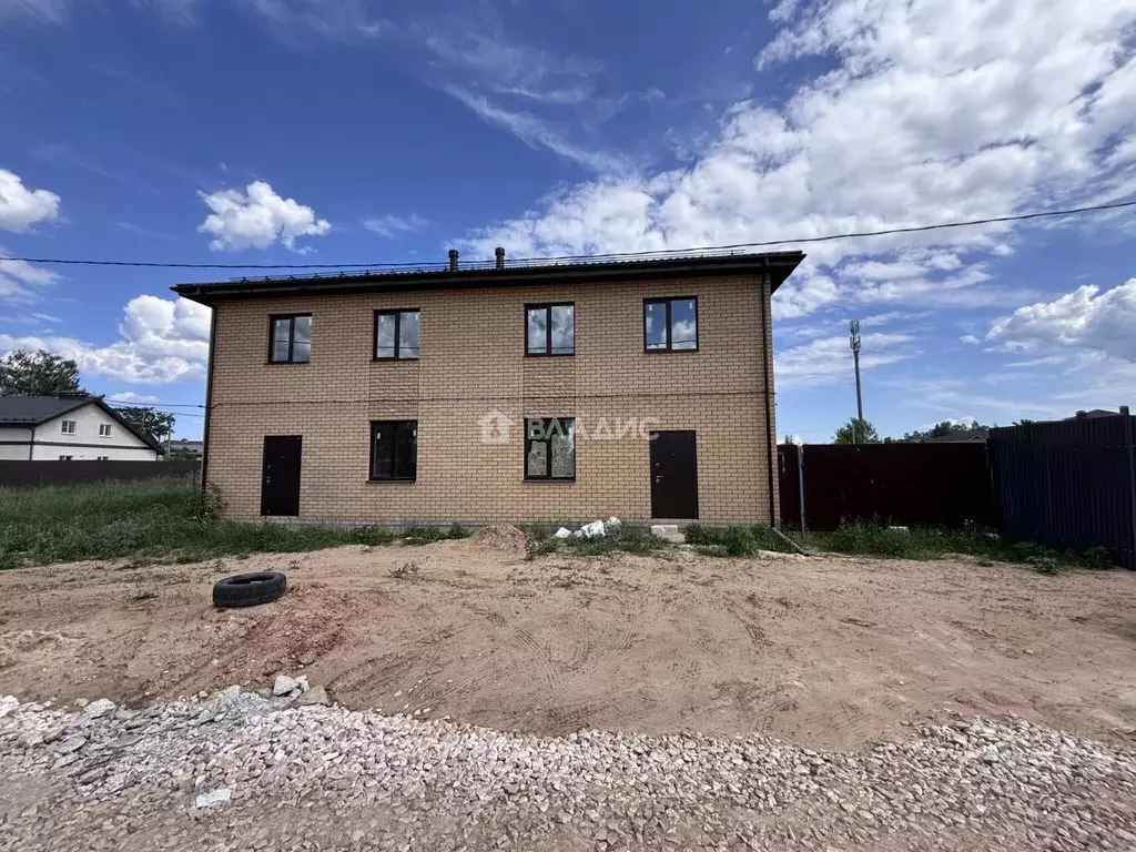 Таунхаус в Владимирская область, Ковров ул. Сергея Голицына, 6 (150 м) - Фото 0