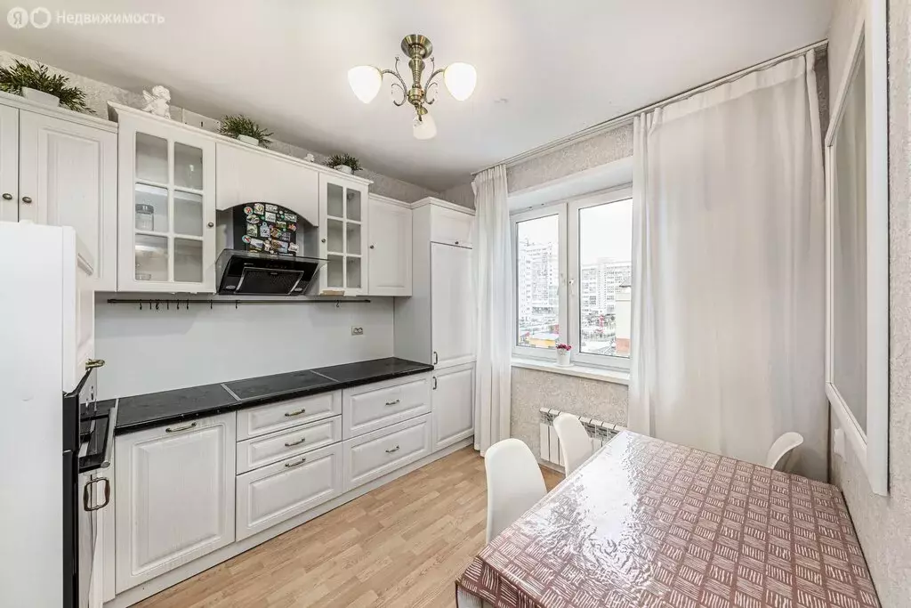 3-комнатная квартира: Челябинск, улица Петра Сумина, 8 (73 м) - Фото 2