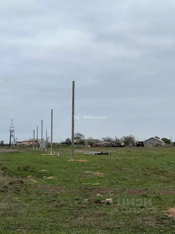 Участок в Крым, Симферопольский район, Добровское с/пос, с. ... - Фото 1
