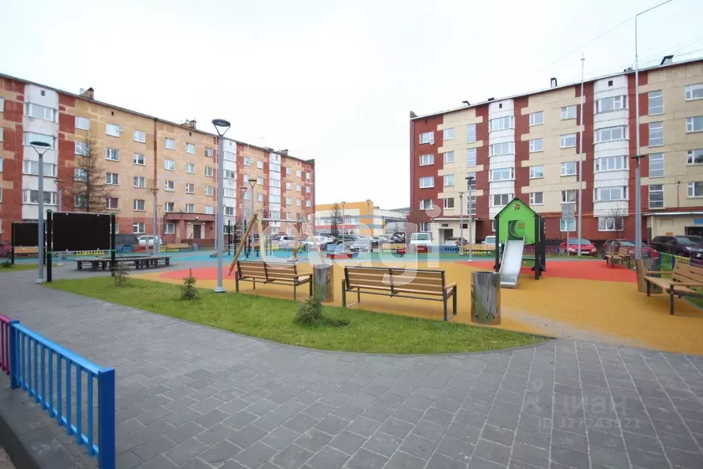 2-к кв. Ямало-Ненецкий АО, Новый Уренгой Надымская ул., 3А (57.1 м) - Фото 2