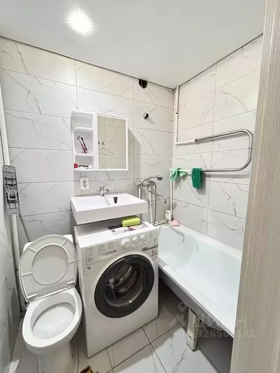 1-к кв. Астраханская область, Астрахань ул. Николая Островского, 64 ... - Фото 1