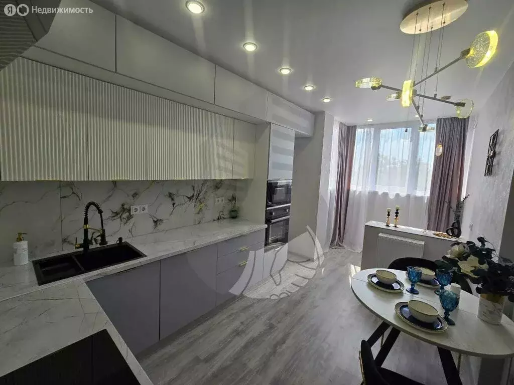 3-комнатная квартира: Краснодар, Тепличная улица, 62/1к6 (55 м) - Фото 0