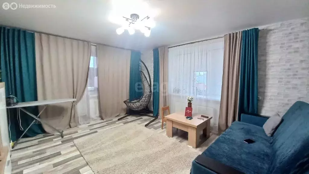3-комнатная квартира: Заводоуковск, Федеративная улица, 6 (70 м) - Фото 1