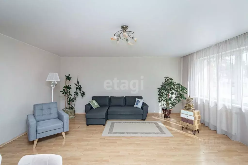 Таунхаус в Ханты-Мансийский АО, Сургут ул. Сергея Безверхова (216 м) - Фото 1