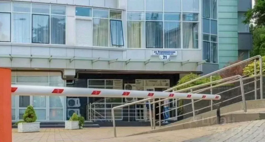 Гараж в Краснодарский край, Сочи Центральный мкр, ул. Первомайская, 11 ... - Фото 2