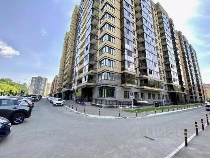 Офис в Татарстан, Казань ул. Рауиса Гареева, 102к1 (250 м) - Фото 1