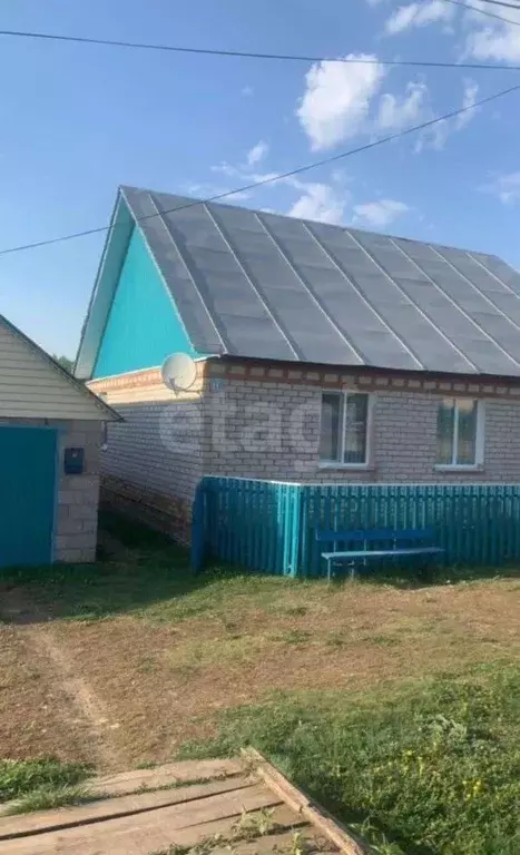 Дом в Башкортостан, Шаранский район, Мичуринский сельсовет, с. ... - Фото 1
