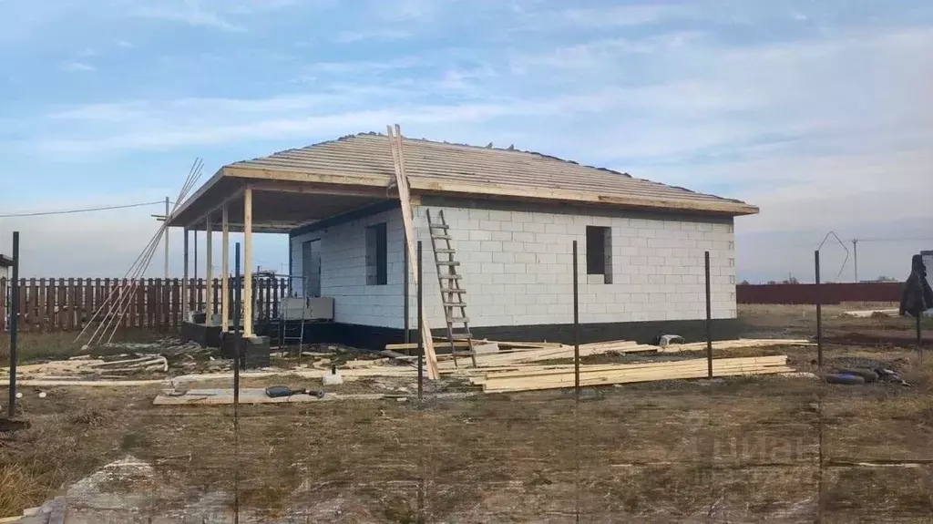 Дом в Челябинская область, Красноармейский муниципальный округ, пос. ... - Фото 1