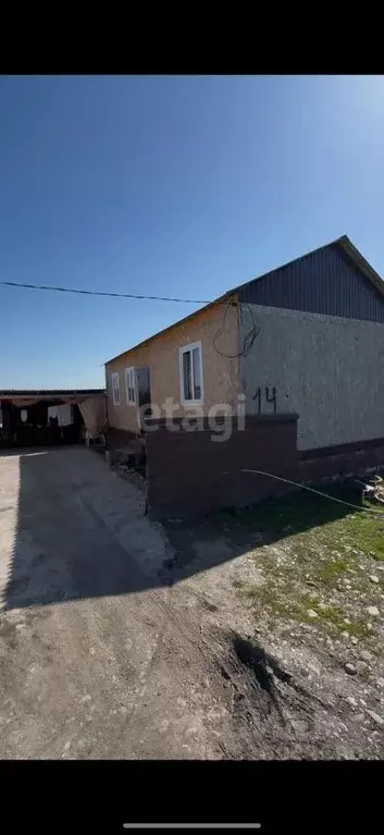Дом в Ингушетия, Карабулак ул. Вишневая, 14 (100 м) - Фото 0