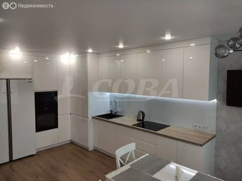 3-комнатная квартира: Тюмень, улица Павла Шарова, 9 (86 м) - Фото 1