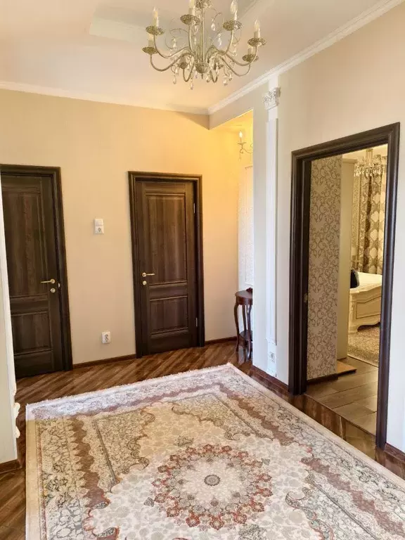 3-к кв. Ленинградская область, Гатчина ул. Чкалова, 3 (70.0 м) - Фото 1