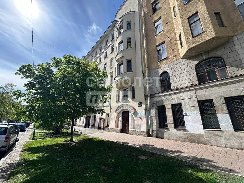 Комната Санкт-Петербург 11-я Васильевского острова линия, 46 (31.8 м) - Фото 0