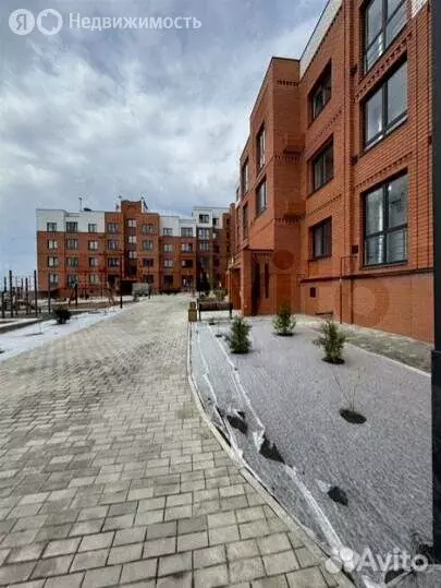 3-комнатная квартира: Губкин, улица Анатолия Кретова, 9А (76.8 м) - Фото 1