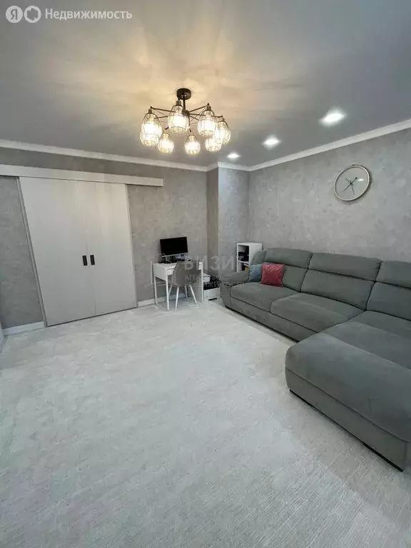 3-комнатная квартира: Нижнекамск, улица Фикрята Табеева, 9 (67.7 м) - Фото 0