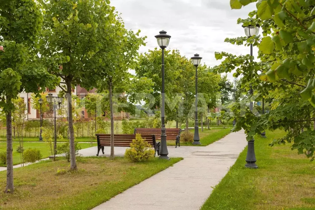 Участок в Московская область, Красногорск городской округ, д. ... - Фото 1