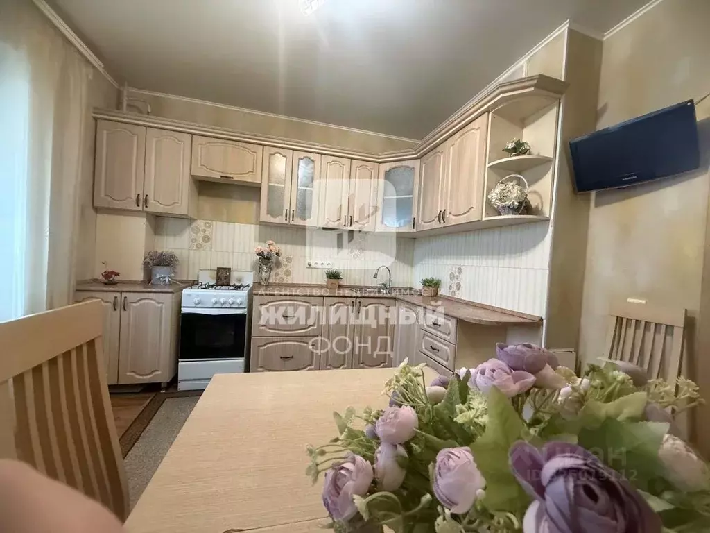 3-к кв. Саратовская область, Энгельс Зеленый пер., 11 (88.6 м) - Фото 1