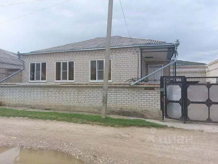 Коттедж в Карачаево-Черкесия, Малокарачаевский район, с. Первомайское ... - Фото 1