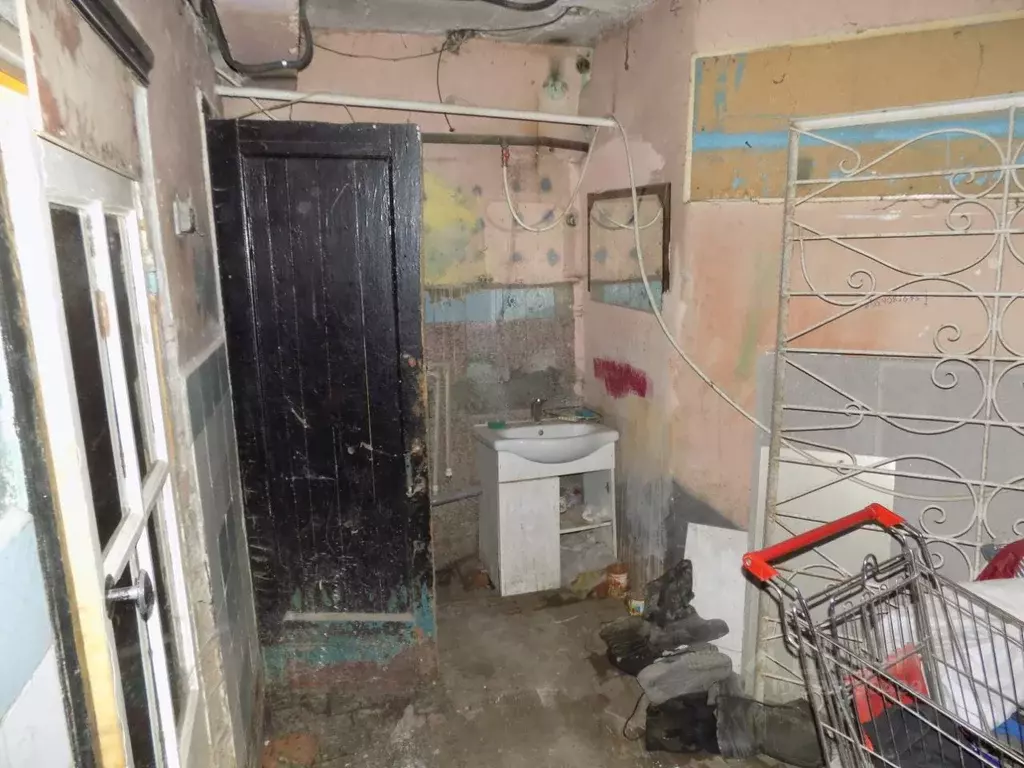 Помещение свободного назначения в Алтайский край, Барнаул просп. ... - Фото 2