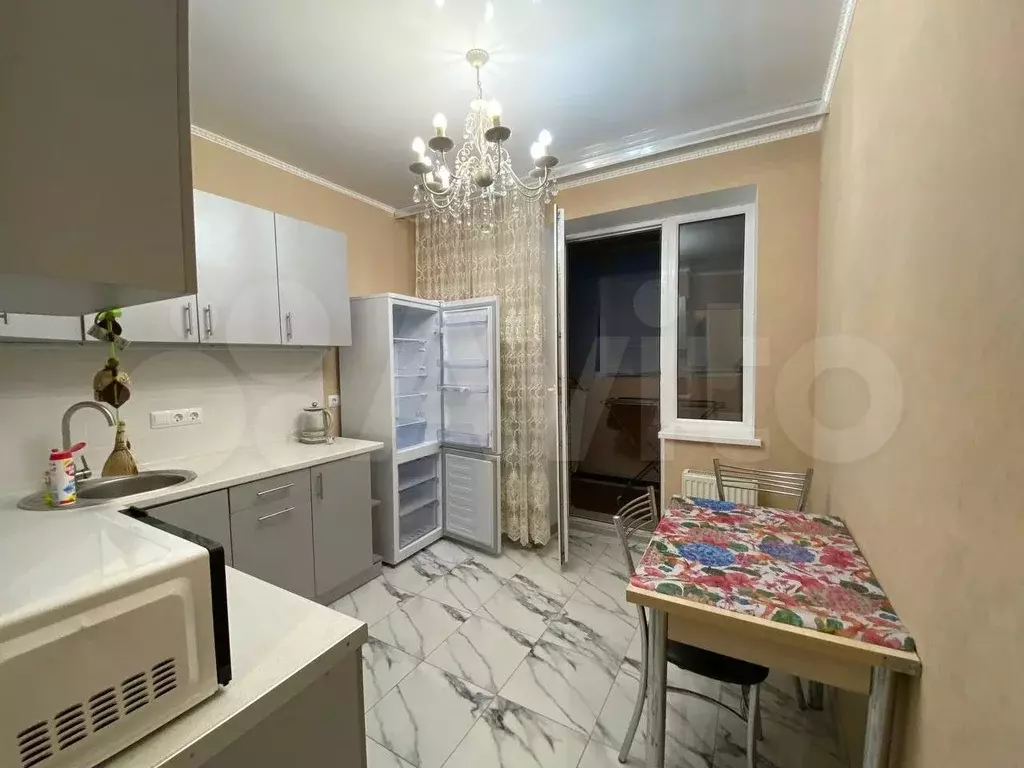 1-к. квартира, 40 м, 14/23 эт. - Фото 0