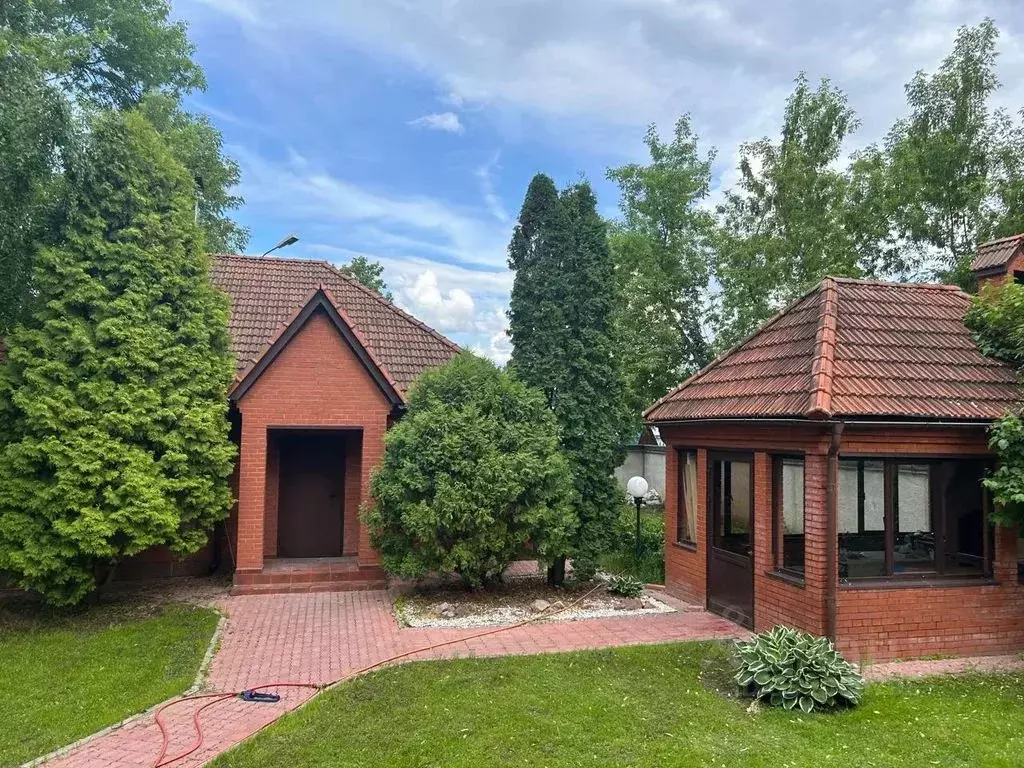 Дом в Мордовия, Саранск Мордовская ул., 2А (320 м) - Фото 1