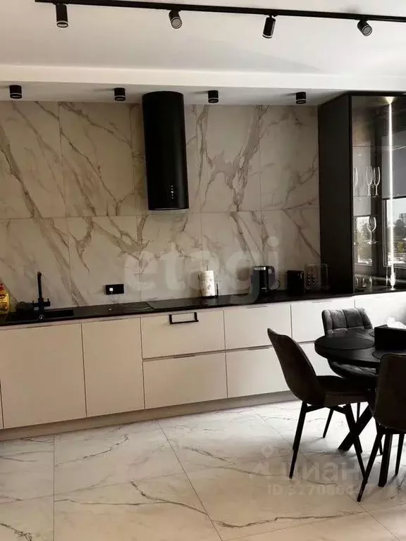 2-к кв. Санкт-Петербург ул. Парфеновская, 17 (66.0 м) - Фото 0