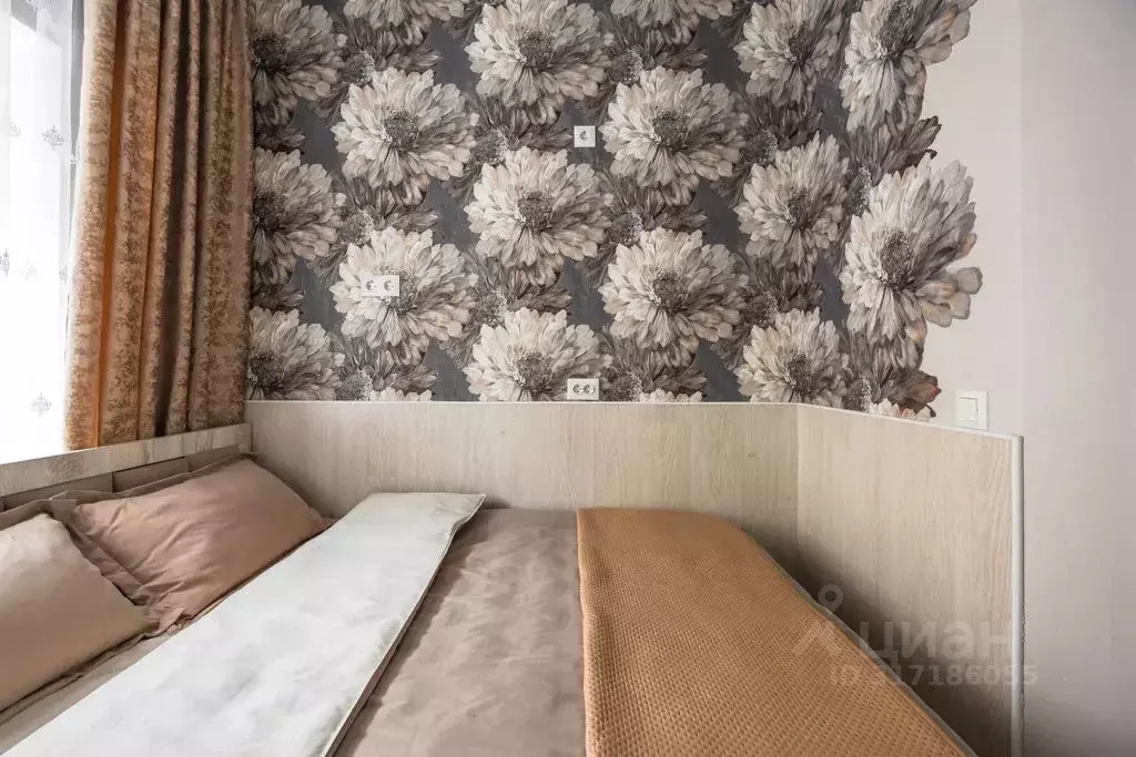 Комната Санкт-Петербург наб. Канала Грибоедова, 62 - Фото 1
