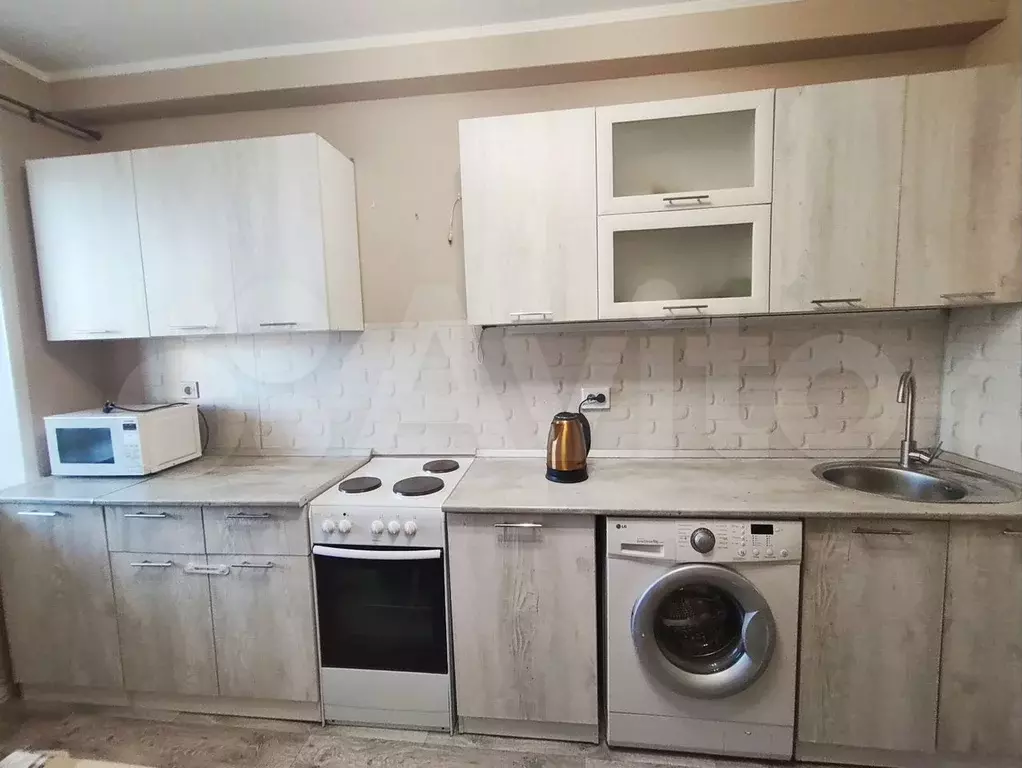 1-к. квартира, 38 м, 8/10 эт. - Фото 0