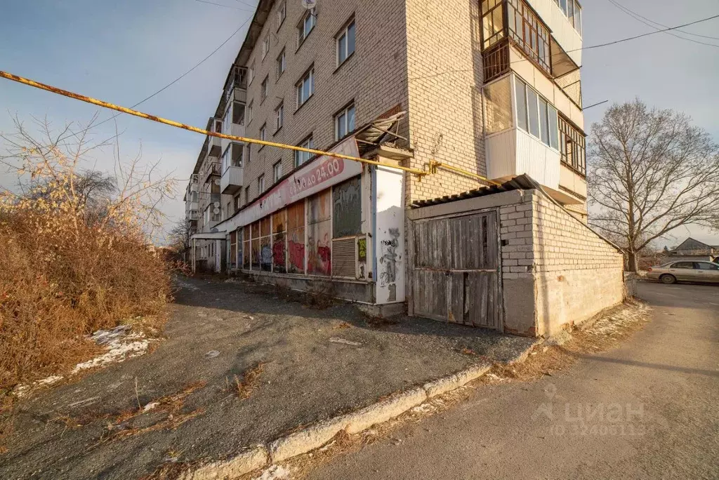 Торговая площадь в Свердловская область, Верхнее Дуброво пгт ул. ... - Фото 1