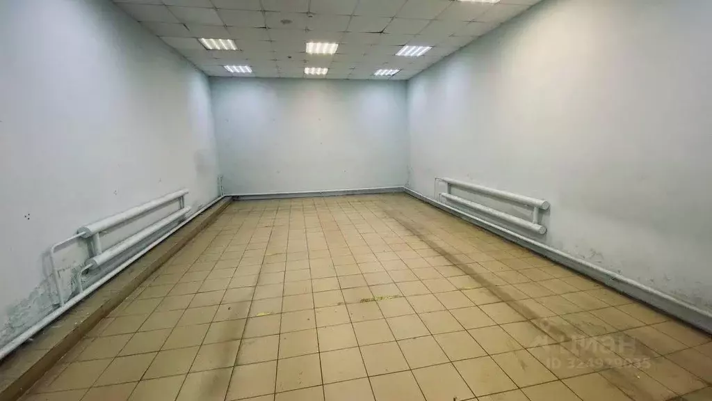 Помещение свободного назначения в Саратовская область, Энгельс пл. ... - Фото 1