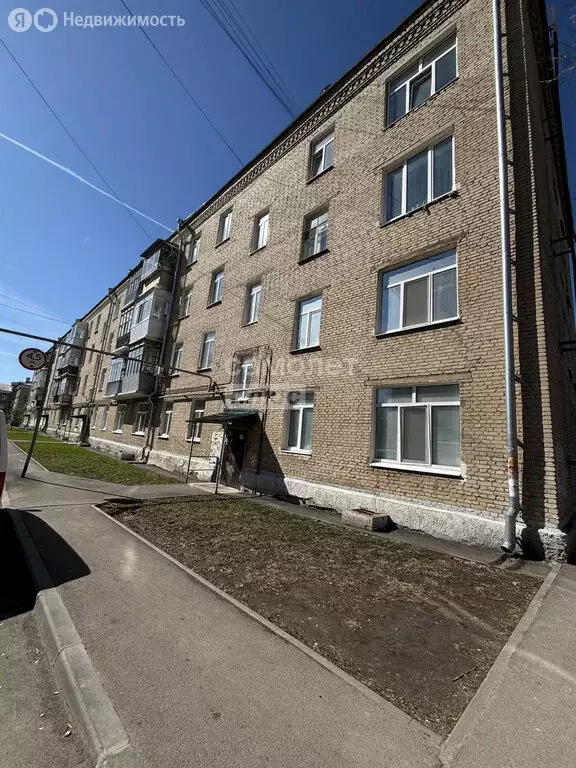 3-комнатная квартира: Каменск-Уральский, Синарская улица, 4 (77 м) - Фото 0