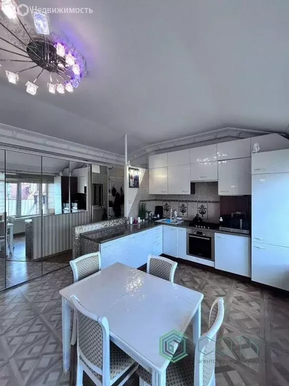 2-комнатная квартира: Калининград, улица Аксакова, 104А (50 м) - Фото 0