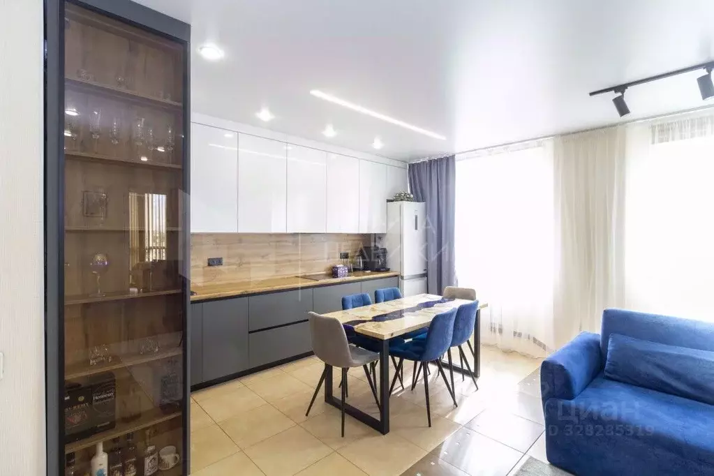 2-к кв. Тюменская область, Тюмень ул. Самарцева, 8 (89.3 м) - Фото 1