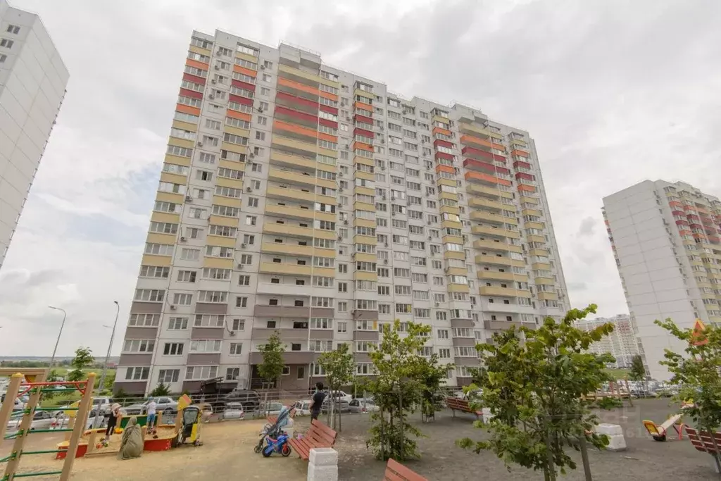 2-к кв. Ростовская область, Ростов-на-Дону пер. Андреева, 15 (61.0 м) - Фото 0