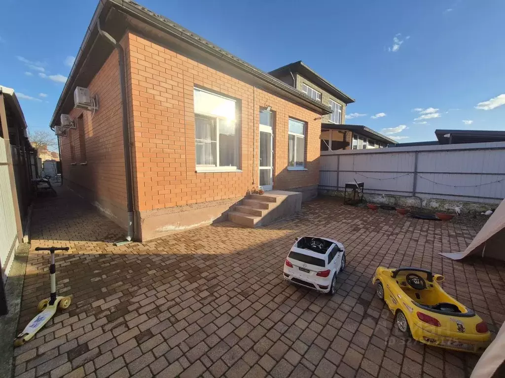 Дом в Адыгея, Тахтамукайский район, Яблоновский пгт Юбилейная ул. (95 ... - Фото 2